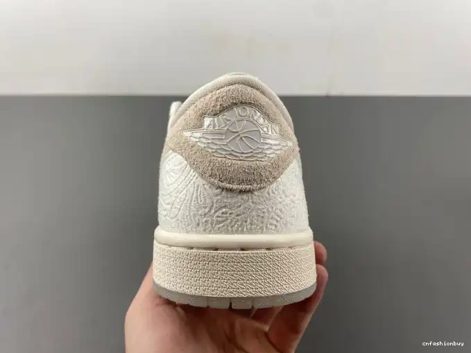 1 Jordan Chris FZ0455-200 Paul Retro Low OG 0507